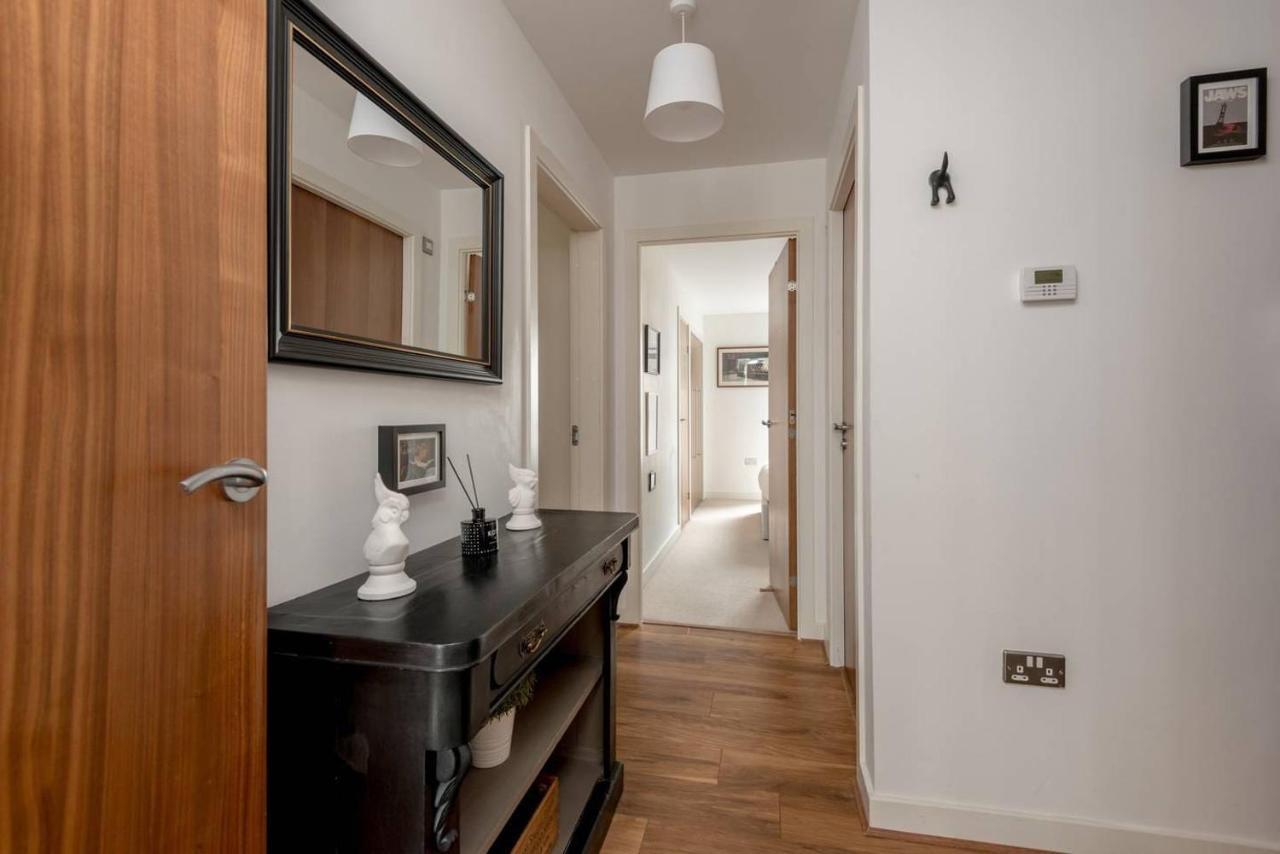Апартаменты Altido Ultra Stylish 2 Bed, 2 Bath With Balcony And Parking Эдинбург Экстерьер фото